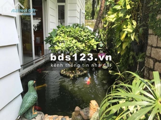 CẦN VỐN BÁN GẤP NHÀ NGUYỄN VĂN HƯỞNG Q2 240m2(12X20) 5Tỷ7. Có Sổ RIÊNG