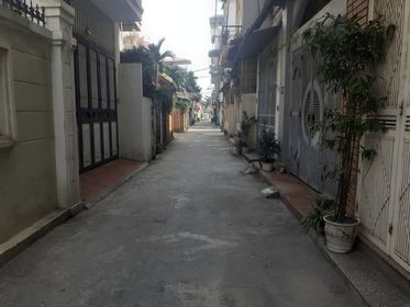 Ô tô đỗ cửa, phân lô, ngõ bàn cờ. Lý Sơn, Long Biên, Hà Nội. 53m2, 3 tầng.