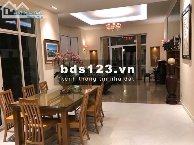 CẦN VỐN BÁN GẤP NHÀ NGUYỄN VĂN HƯỞNG Q2 240m2(12X20) 5Tỷ7. Có Sổ RIÊNG