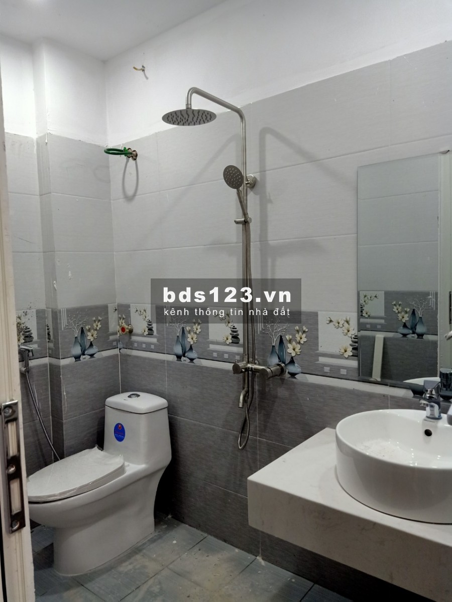 Bán nhà Bồ Đề, Long Biên 5T, 32m2, giá 3.15 tỷ