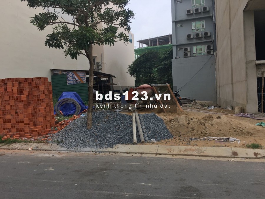 Đất 10x30m đường lê thị chợ phường Phú Thuận Q7. cách htp 100m+ 27.5ty