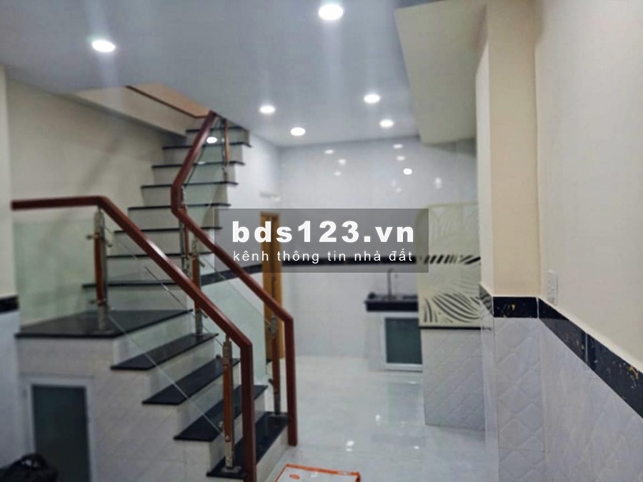 Bán nhà hẻm 5M 3 tầng 3/2 Quận 10 giá 4 tỷ (0902664082)