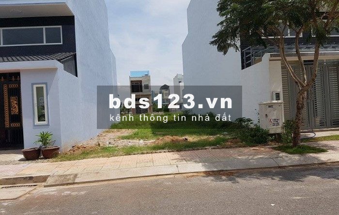 Bán ngay lô đất 80m2 đường Dương Quảng Hàm, ngay chợ Căn Cứ, Q Gò Vấp, giá 2.2 tỷ
