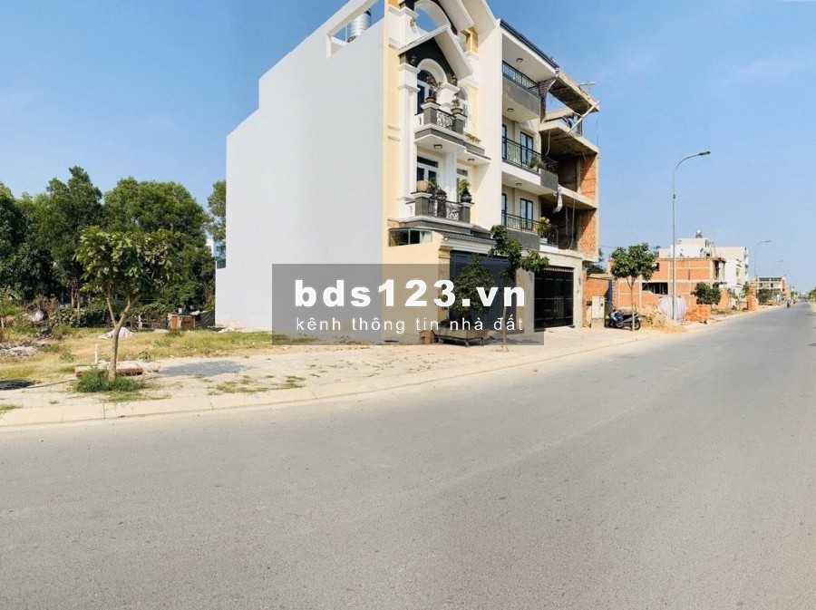 TÔI CẦN BÁN GẮP 400m2 ĐẤT THỔ CƯ NẰM TRÊN MẶT TIỀN ĐƯỜNG SỐ 7 Q BÌNH TÂN, GIÁ BÁN 32 TRIỆU/m2 XÂY KHO, XƯỞNG, BIỆT THỰ, NHÀ TRỌ