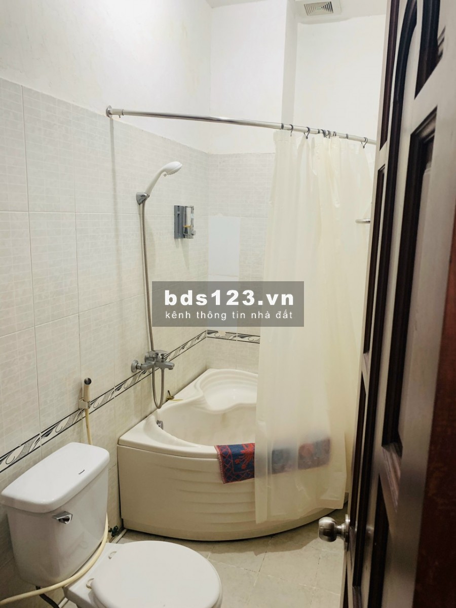Cho thuê Khách Sạn Mặt Tiền Đề Thám Q1- 7 tầng, thang máy 17 phòng. 110tr/th
