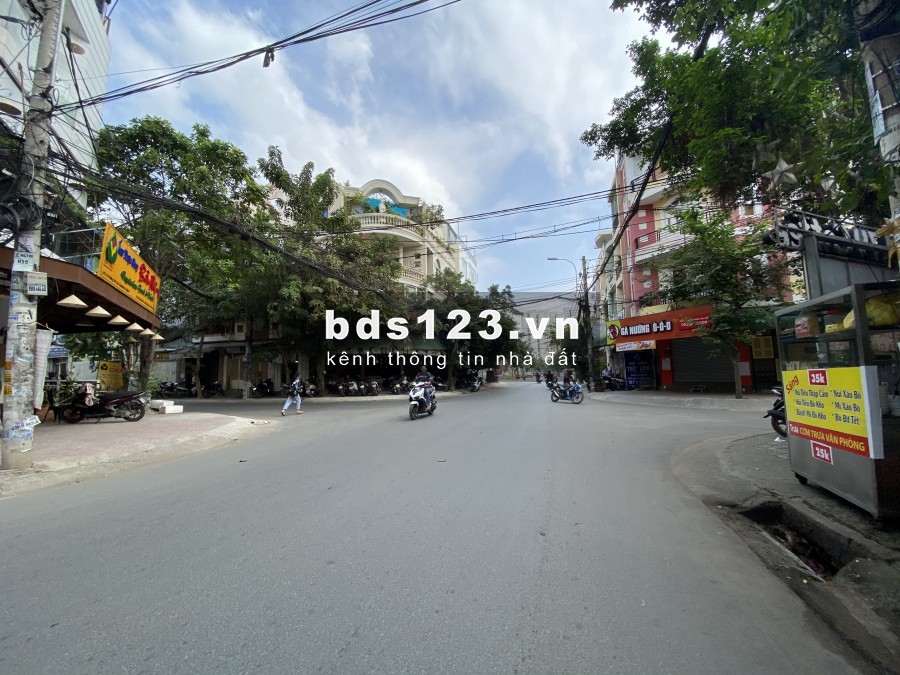 Bán nhà 8x14m, có hầm, thang máy, MT đường 204 Cao Lỗ, P4, Q8