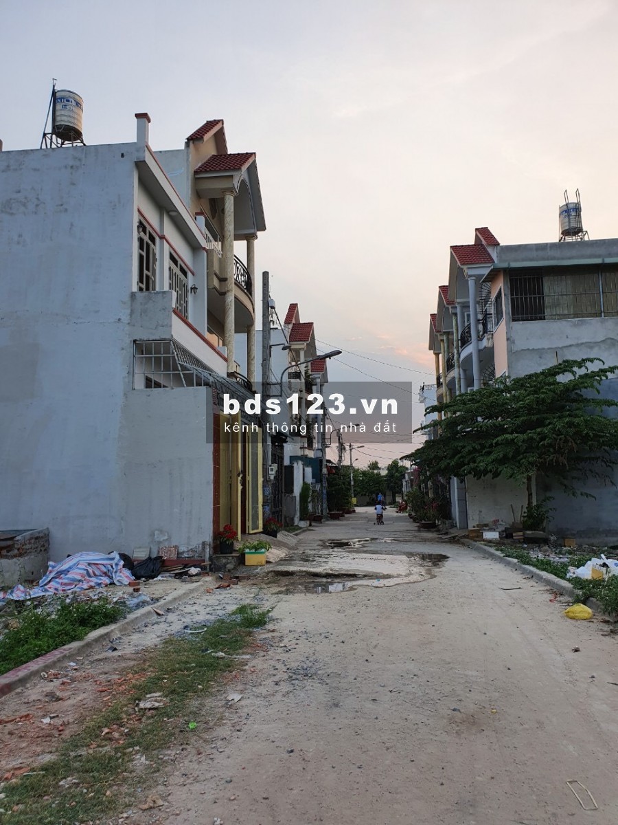 Đất đường xe hơi TX43, 5 x 16 m, sổ riêng, giá rẻ