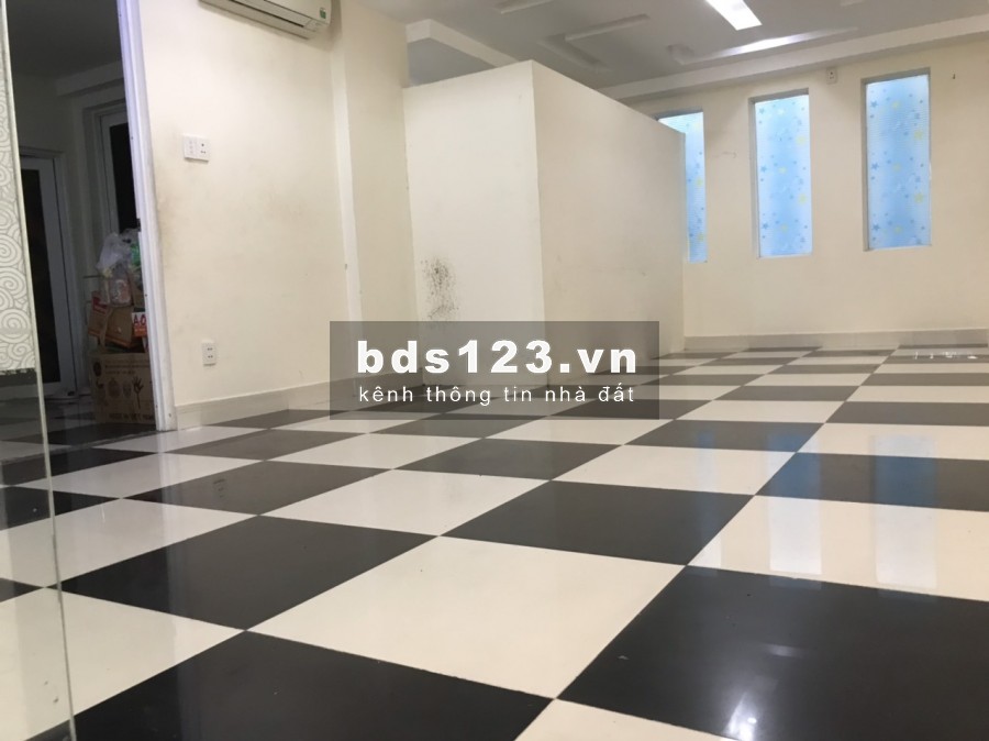 Văn phòng CỰC ĐẸP- 90m2, góc 2 mặt tiền, có sân trước và sau, kế bên ĐH Văn Lang CS3