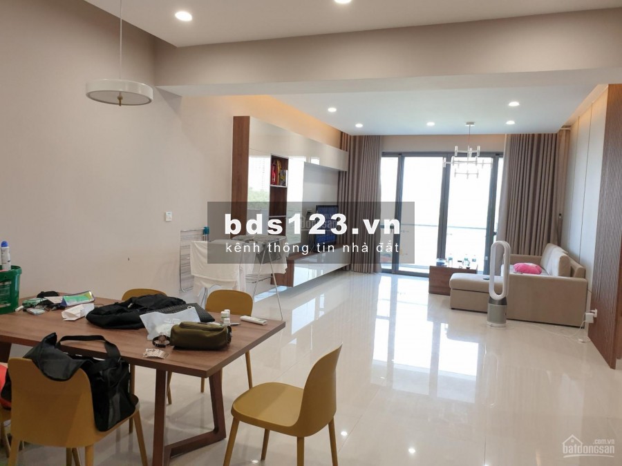 Căn hộ tầng cao 3 PN, có sẵn đồ dùng, cc Riverpark Premier, dtsd 140m2, giá 50 triệu/tháng, LHCC