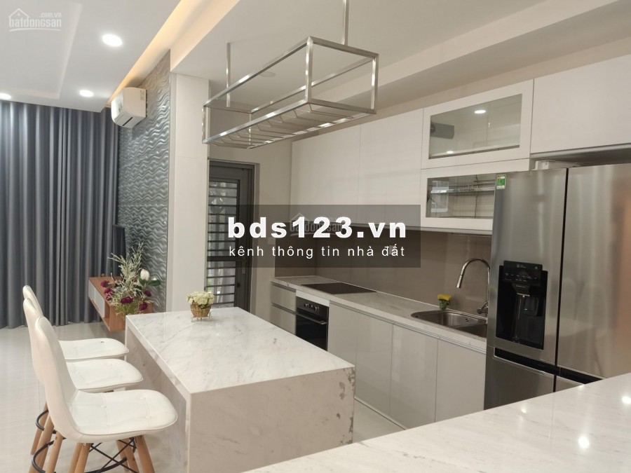 Chính chủ có căn hộ rộng 135m2, 3 PN, view thoáng, cc Riverpark Premier, giá 40 triệu/tháng, LHCC
