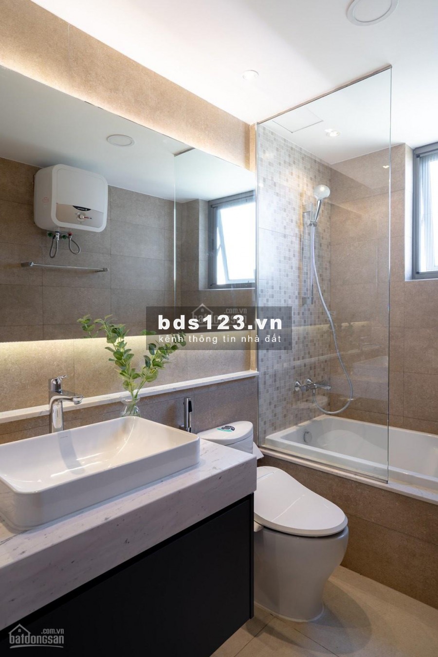 Cần cho thuê căn hộ rộng 128m2, 3 PN, view không bị chắn, cc Riverpark Premier, giá 62.331 triệu/tháng