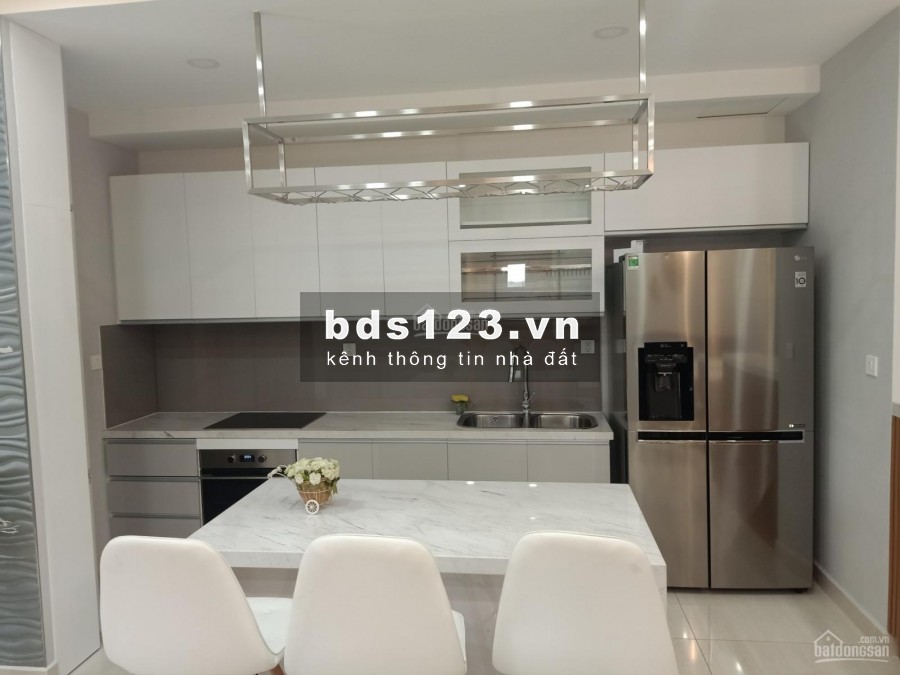 Chính chủ có căn hộ rộng 135m2, 3 PN, view thoáng, cc Riverpark Premier, giá 40 triệu/tháng, LHCC