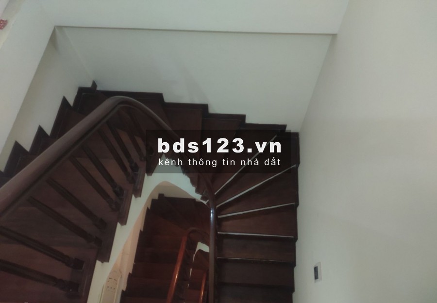 BÁN NHÀ HOA BẰNG 4.3 tỷ dt 50m2 ô tô đậu cửa 0981209789
