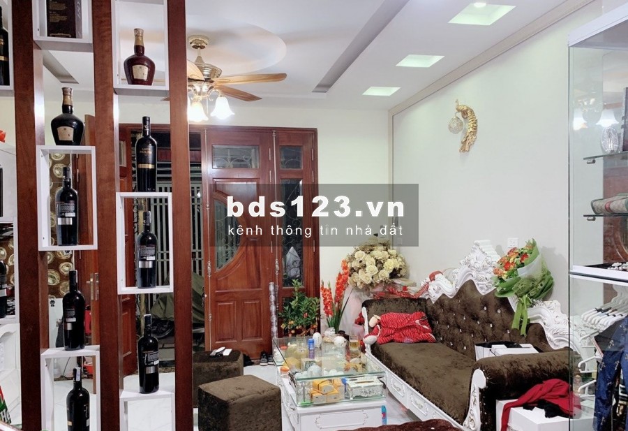 BÁN NHÀ HOA BẰNG 4.3 tỷ dt 50m2 ô tô đậu cửa 0981209789
