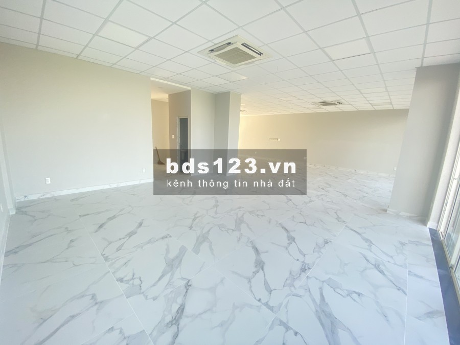 Cần cho thuê văn phòng sala 1000m2 giá tốt 210 triệu/tháng