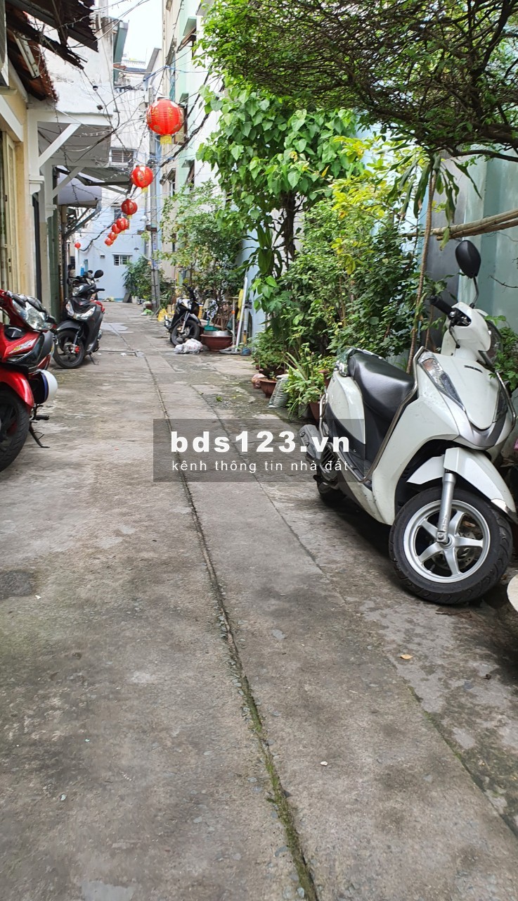 Bán nhà hẻm nhựa 4m2 thẳng 1 trục Lê Văn Sỹ Quận 3 chỉ 2 tỷ 7 (0902664082)