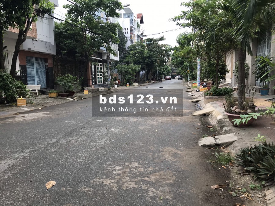 Bán nhà 2 lầu, sân thượng, mặt tiền 232 Cao Lỗ, Phường 4, Quận 8
