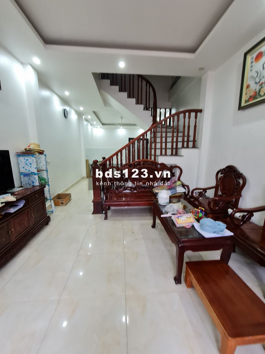 Bán Nhà Phố Bồ Đề Long Biên, Ở Ngay, ôtô đỗ cửa 47m, 4 tầng. Giá 3,85 tỷ - 0904454636