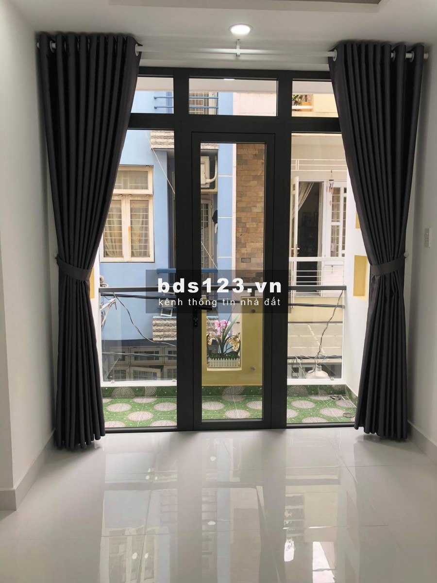 Xuất ngoại cần bán gấp nhà Nguyễn Trãi sát hẻm xe hơi giá chỉ 7 tỷ 72 m2