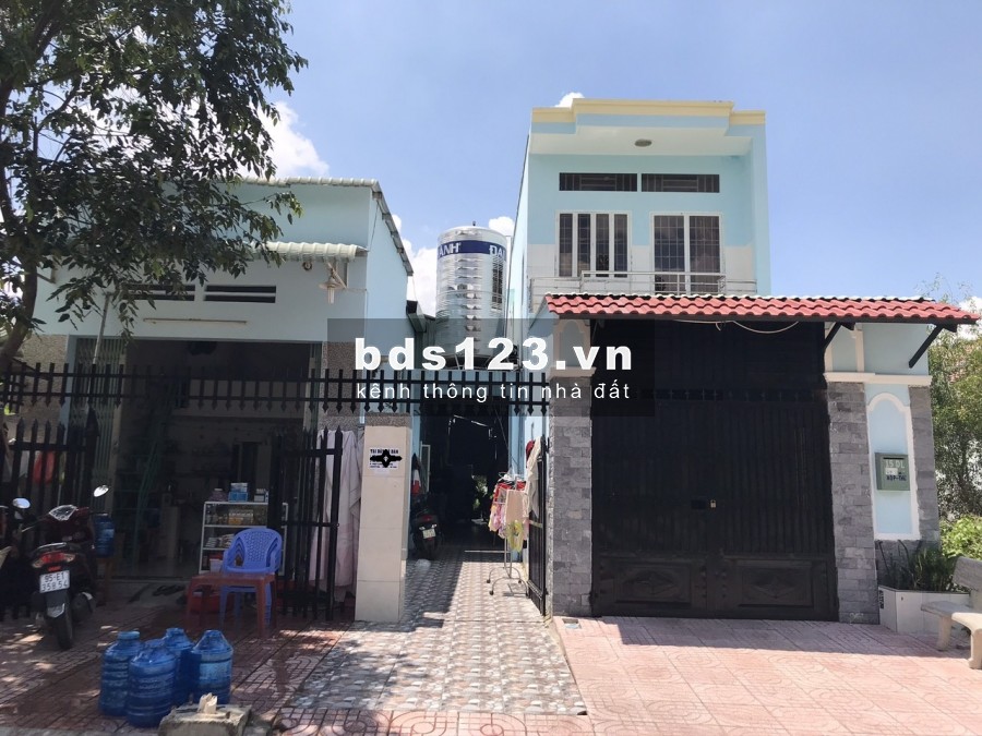 Nhượng nhà đất 600m2 trên đất có 4 dãy trọ thu nhập 32tr/tháng, vị trí thuận lợi