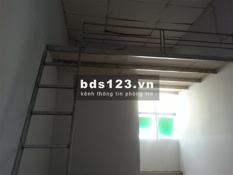 Phòng trọ 18m2, có gác, kệ bếp, gần ngã 3 Phạm Văn Chiêu_Đường 53 Gò Vấp