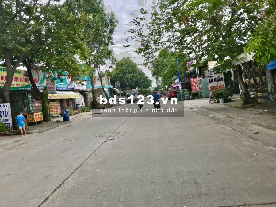 Nhượng nhà đất 600m2 trên đất có 4 dãy trọ thu nhập 32tr/tháng, vị trí thuận lợi