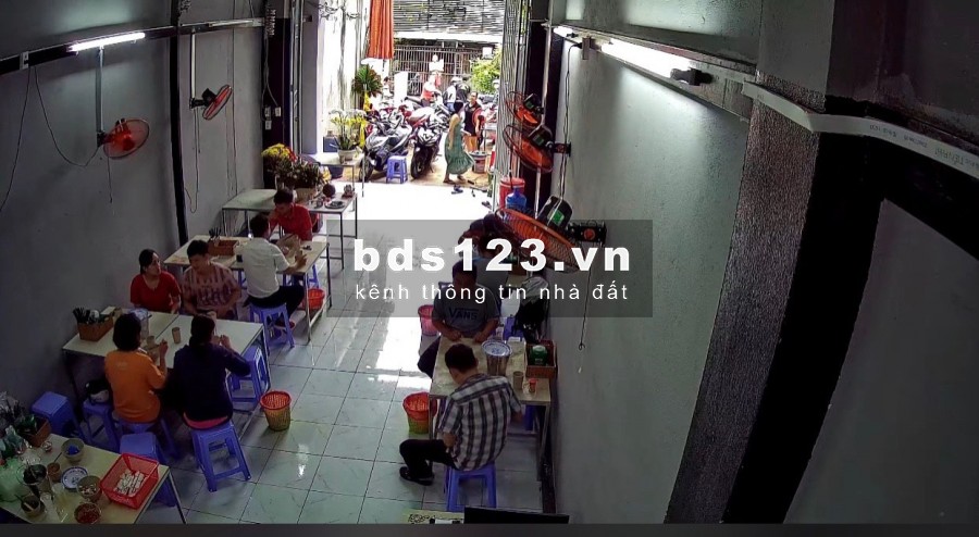 Sang quán ăn 100m2, mặt bằng 8 triệu / 1 tháng