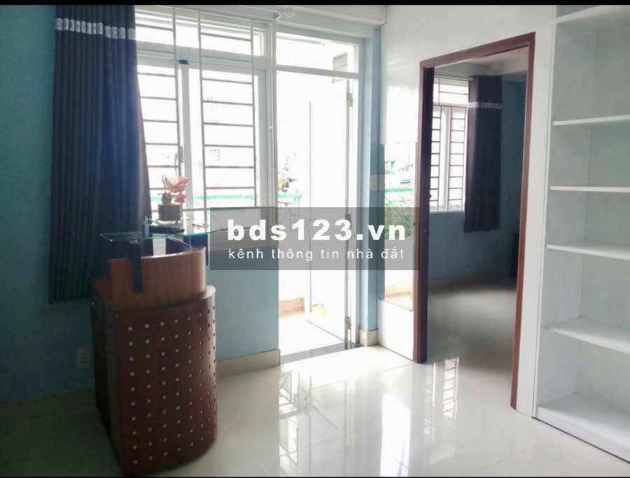 Cho thuê căn hộ có nội thất C/C Hòa Bình 60m2 2pn tại 3/2 P14 Q10 giá 8,5tr/th