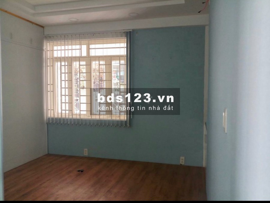 Cho thuê căn hộ có nội thất C/C Hòa Bình 60m2 2pn tại 3/2 P14 Q10 giá 8,5tr/th