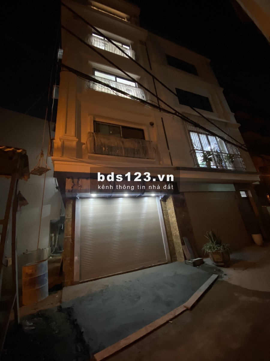 [Hiếm, đẹp] Nhà phố Bồ Đề ở luôn đón tết, ô tô 7 chỗ vào nhà, 6 tầng, 52m2 giá chào rẻ bất ngờ️