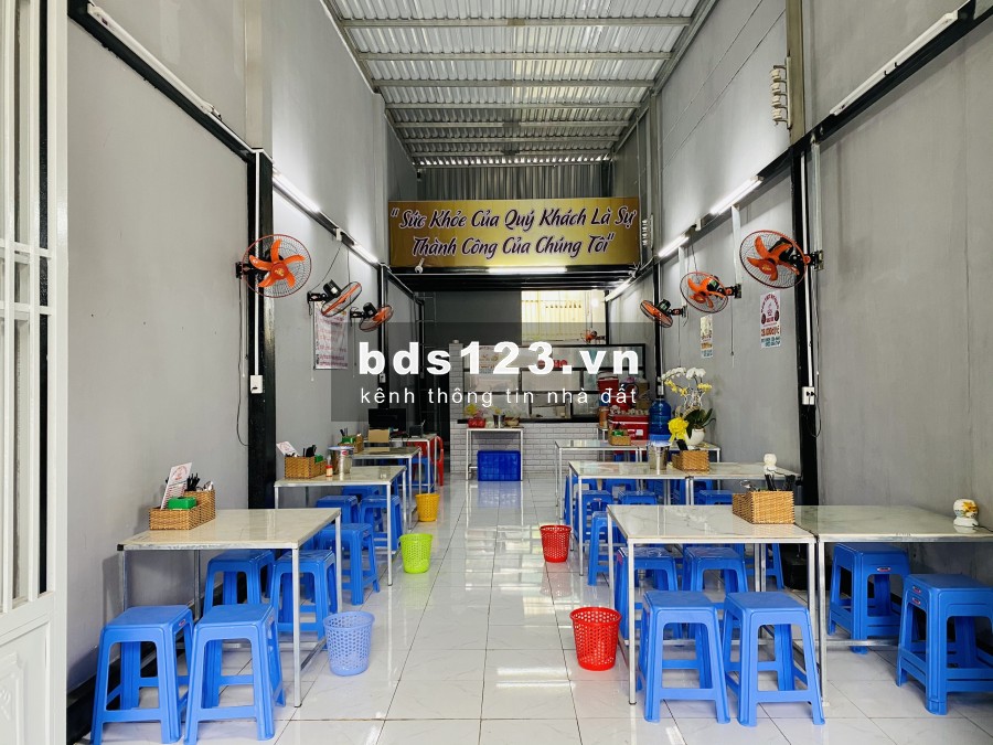 Sang quán ăn 100m2, mặt bằng 8 triệu / 1 tháng