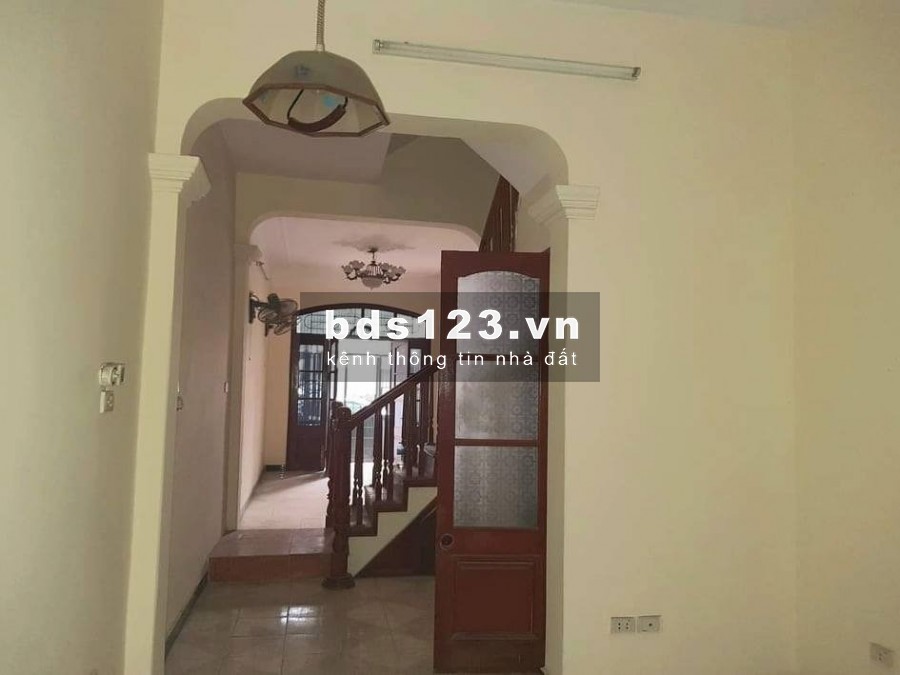 Bán nhà Đường Nguyễn Tri Phương, Quận 10, 38m2, 3 tầng, giá chỉ 4.9 tỷ.