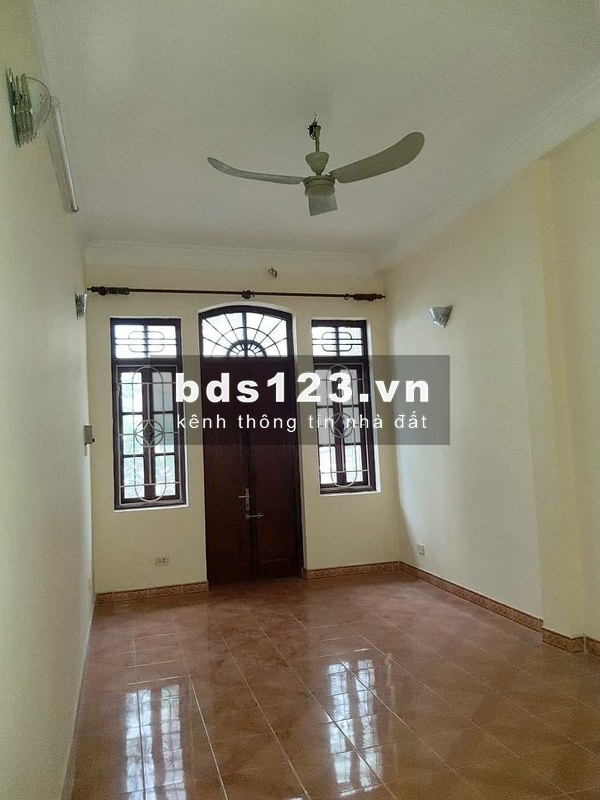 Bán nhà Đường Nguyễn Tri Phương, Quận 10, 38m2, 3 tầng, giá chỉ 4.9 tỷ.