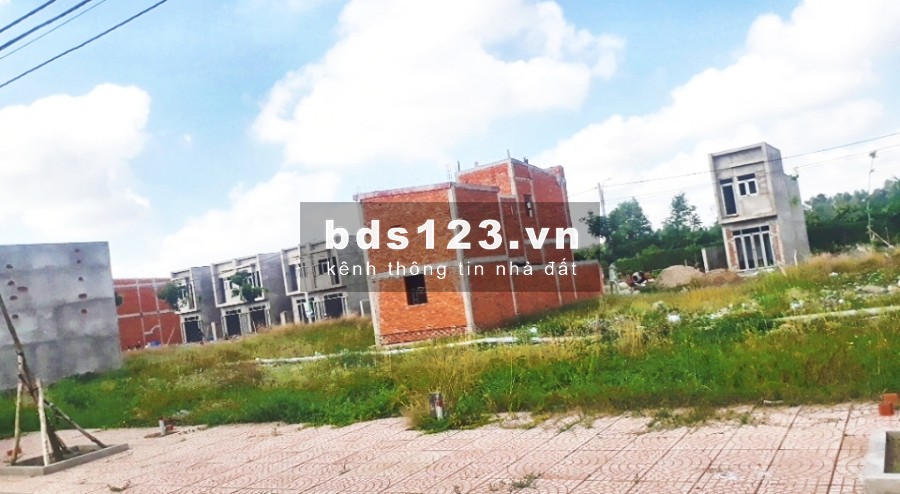 Nền ngoại giao chủ đầu tư 80M2 – Sổ hồng . Lộ giới 12M