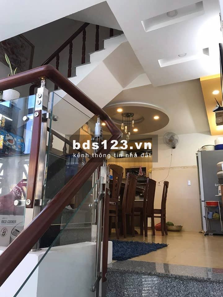 Cần bán gấp-41m2 Lương Hữu Khánh-Quận 1-4 tầng kiên cố-Gần MT-Hẻm 4m thông-8.9 tỷ