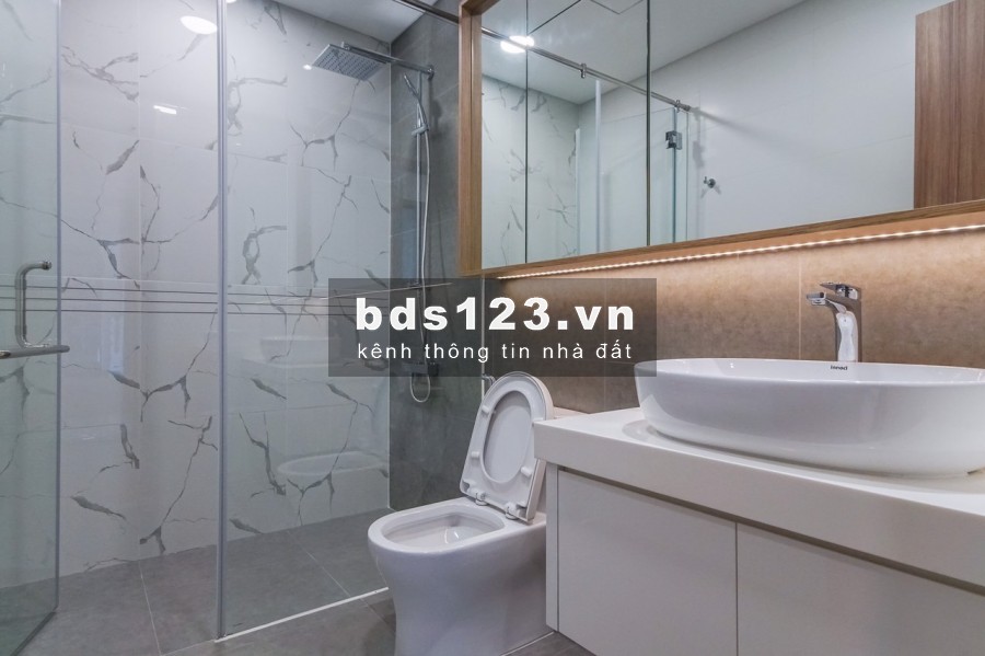 Căn hộ Silver House - Sunwah Pearl, 2PN DT 105m2 đầy đủ nội thất cao cấp giá chỉ 21 triệu
