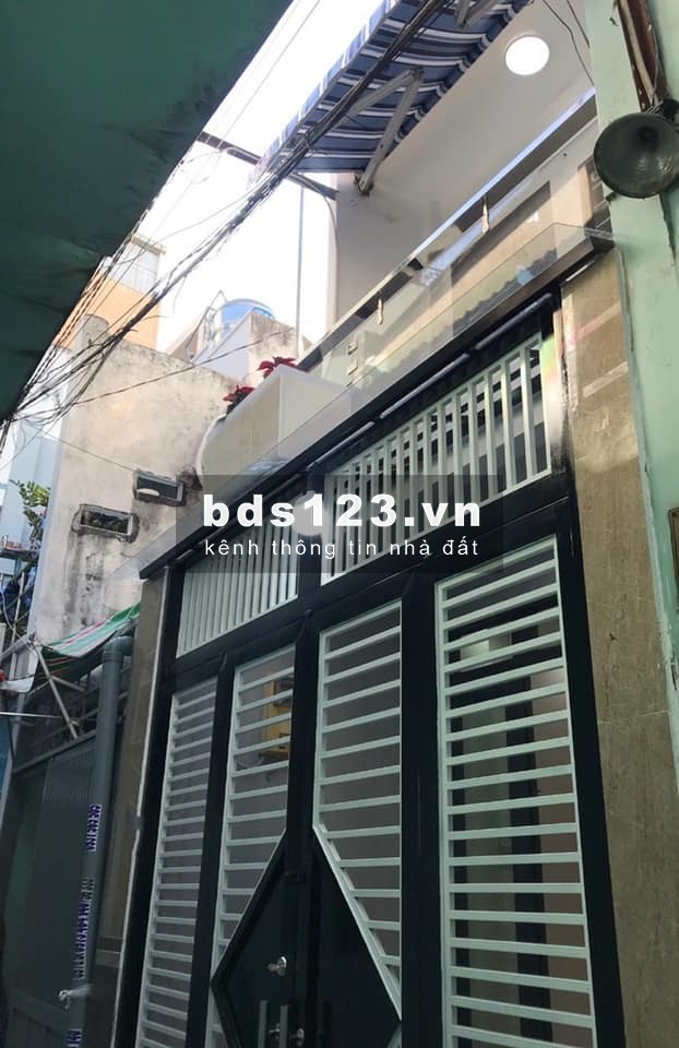 Làm ăn phát đạt bán gấp nhà Quận 3, ngang 4.5m, vào ở ngay chỉ 3 tỷ 65 tl (0902664082)