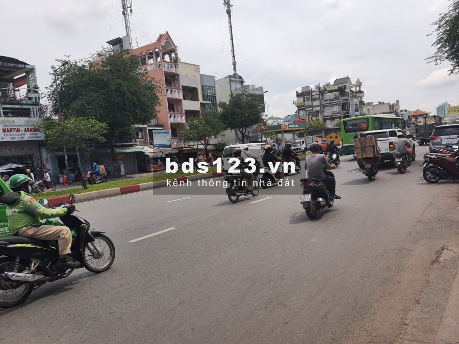 BÁN NHÀ CẤP 4 - 270m2 MẶT TIỀN 8m QUẬN 6 CHỈ 56 TỶ