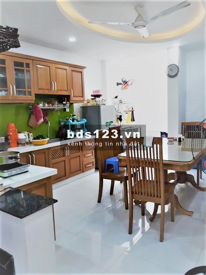 Siêu phẩm sổ đẹp, nhà mới 4 tầng BTCT Quận 3 mà chỉ 96 triệu/m2 (0902664082)
