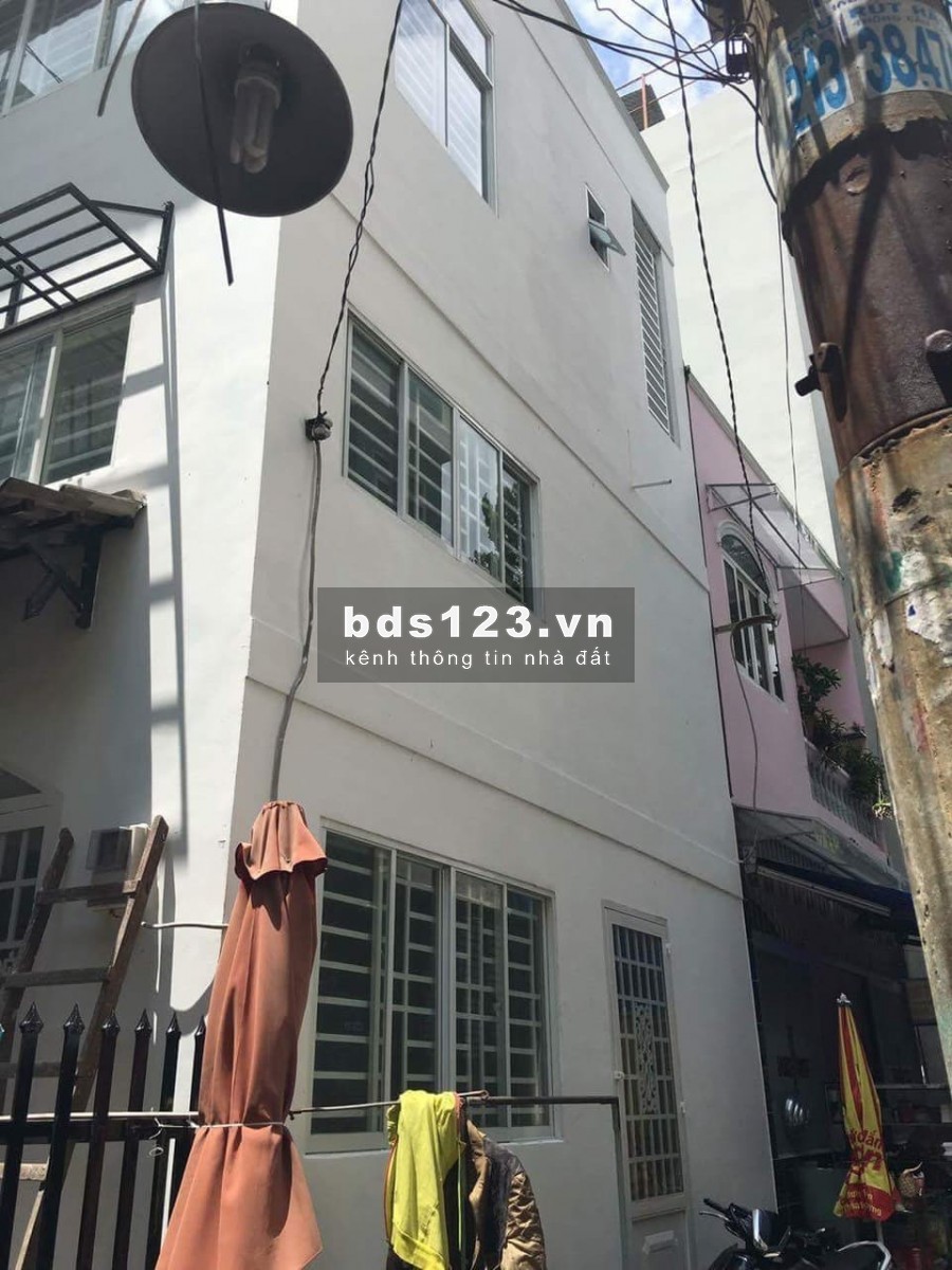 Bán Nhà Phú Nhuận 80m2-Ngang 6m 3 tầng BTCT giá chỉ 5tỷ5