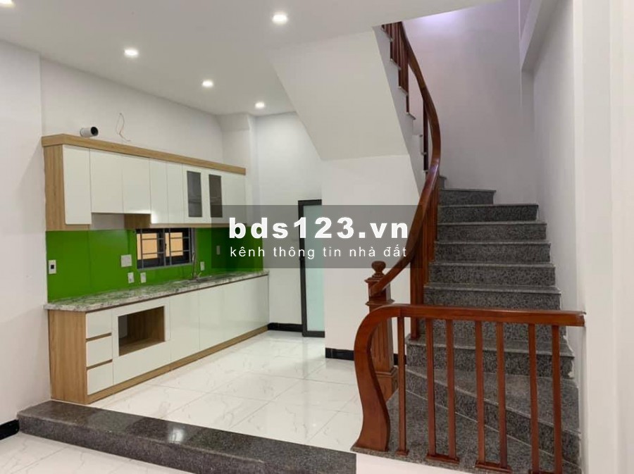 BÁN NHÀ TÂY HỒ LÔ GÓC, 2 Ô TÔ TRÁNH, GARA, KHU NGOẠI GIAO ĐOÀN, 52MX5T, 6.5 TỶ
