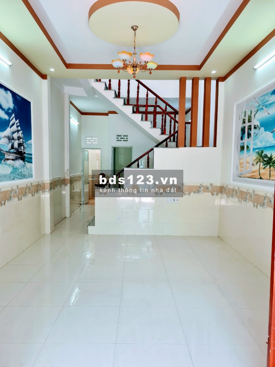 Bán gấp nhà sổ riêng 90m2 ,phường Thái Hòa, Tân Uyên đường ô tô.Bank hổ trợ