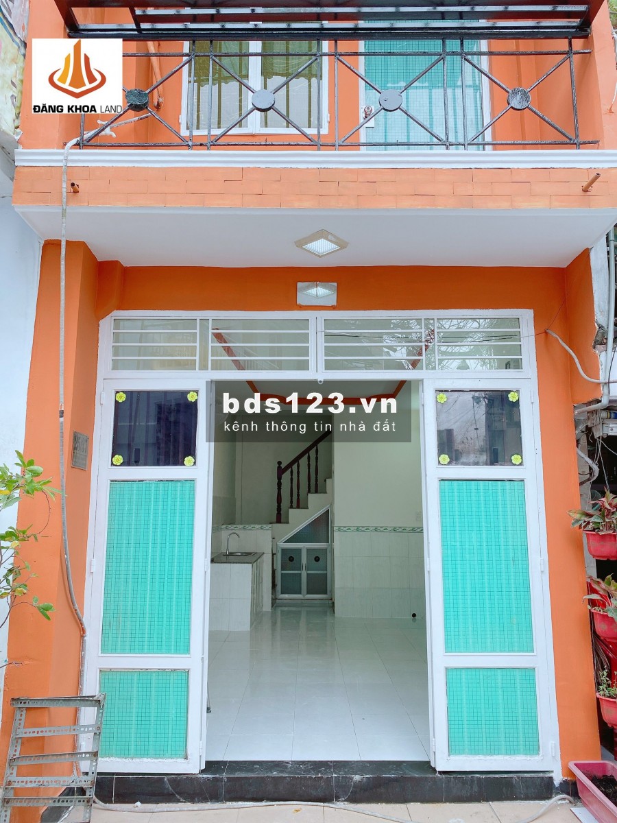Kẹt tiền cần bán nhà 1 trệt 1 lầu còn mới đường số 6, phường Hiệp Bình Phước, Thủ Đức