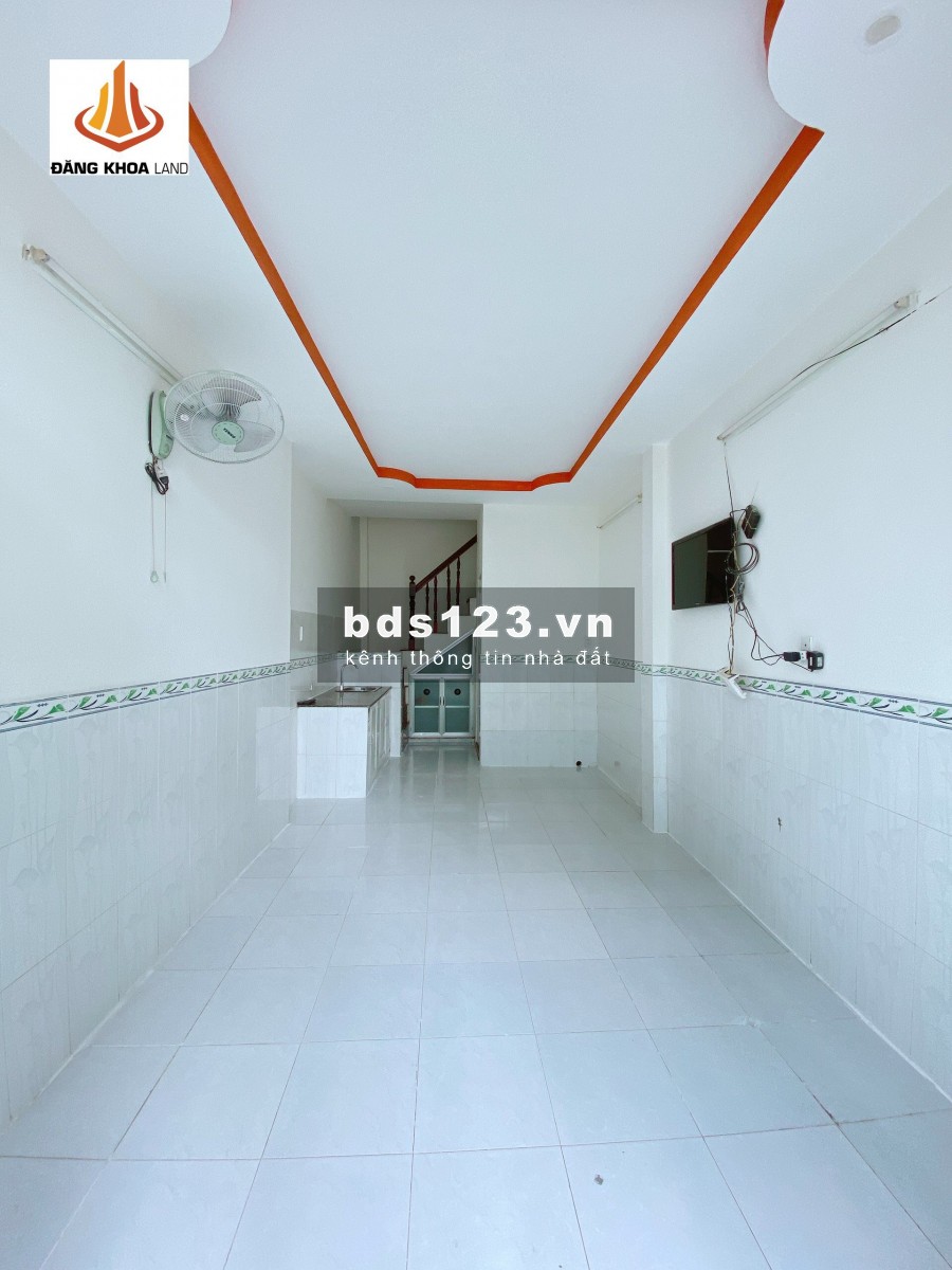 Kẹt tiền cần bán nhà 1 trệt 1 lầu còn mới đường số 6, phường Hiệp Bình Phước, Thủ Đức