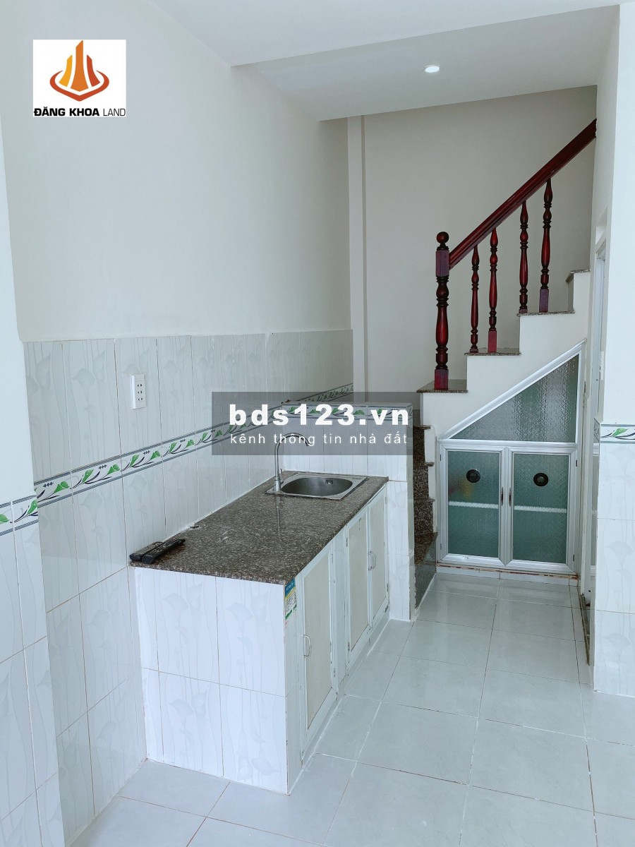 Kẹt tiền cần bán nhà 1 trệt 1 lầu còn mới đường số 6, phường Hiệp Bình Phước, Thủ Đức