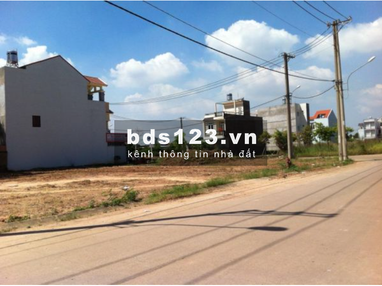 CẦN BÁN LẠI LÔ ĐẤT NGAY GÓC 3 MẶT TIỀN