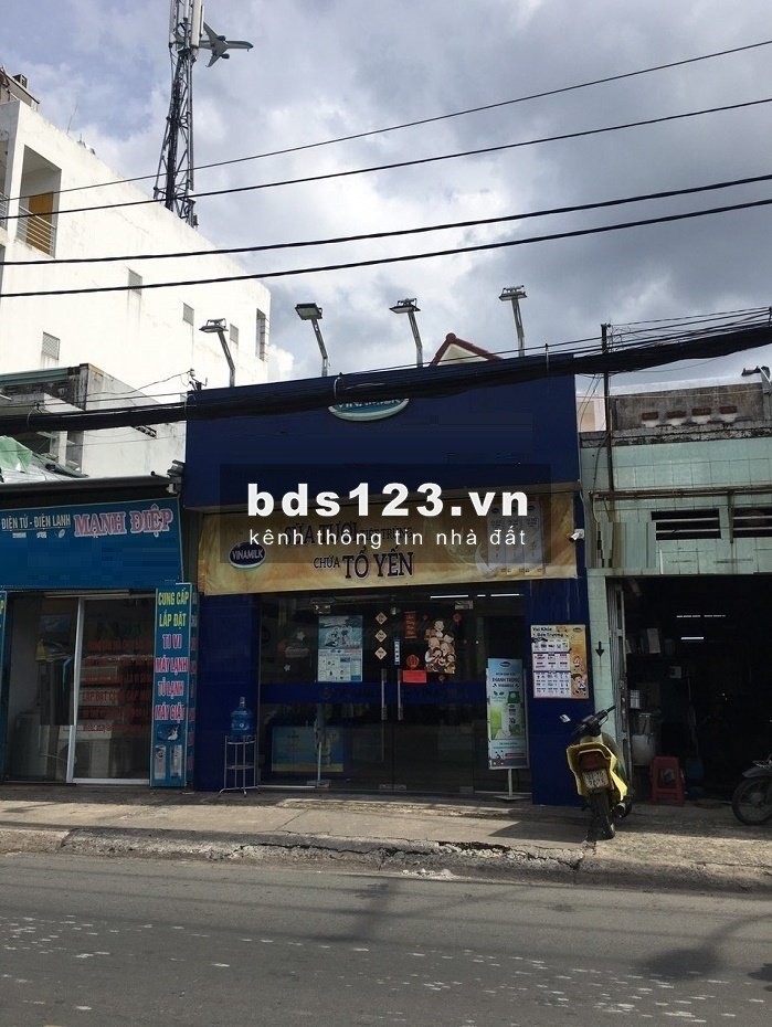 Mặt Tiền 4.5 x 20 - Kênh Tân Hóa - Vị trí hót dễ KD