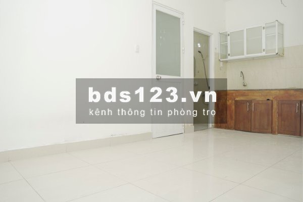 Phòng trọ diện tích 35m2 có 1PN + 1PK + 1WC, đường Nguyễn Văn Quá, Q.12