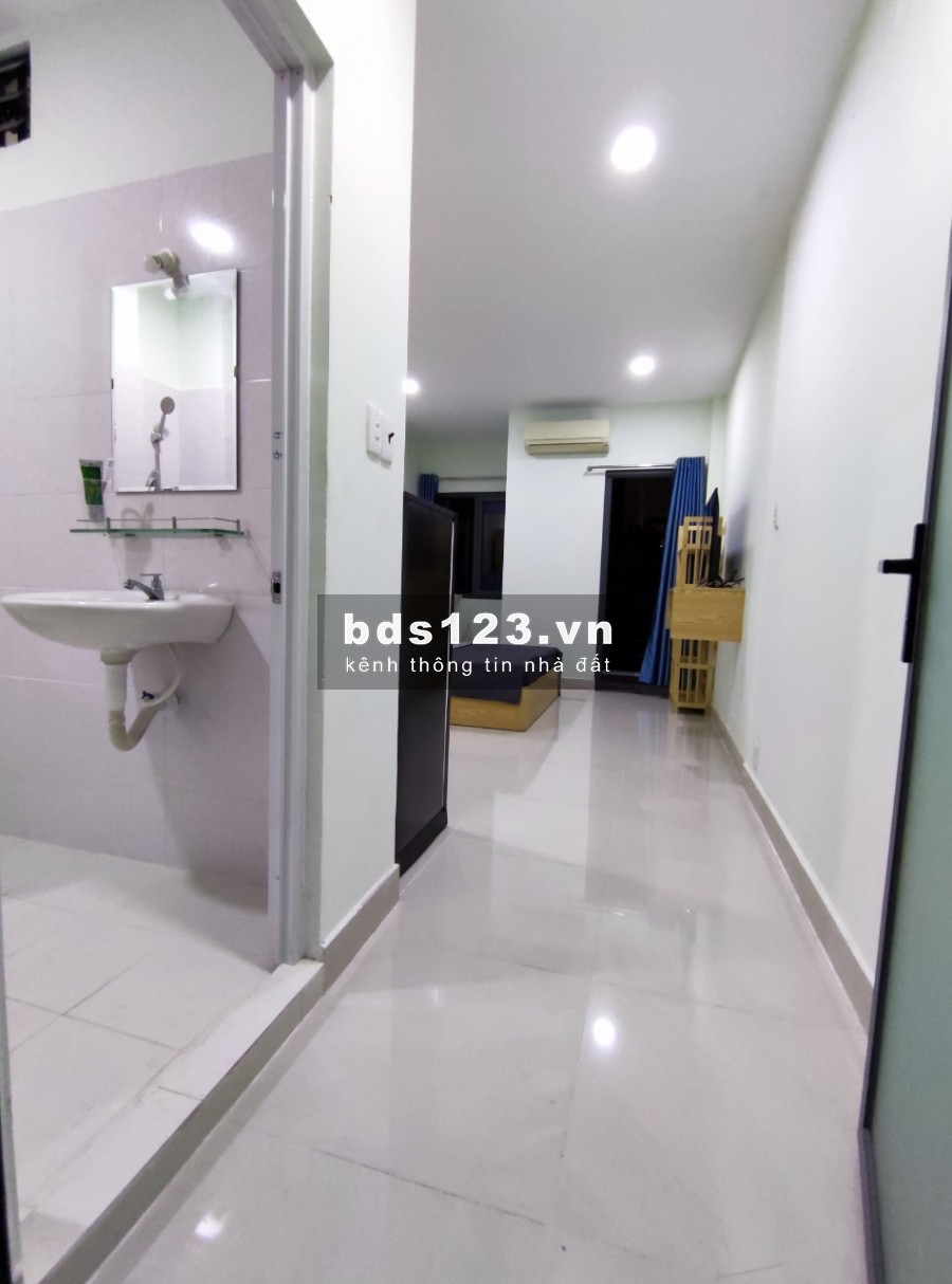 CHDV mới xây, ban công, full nội thất, đường Hồng Hà.TB