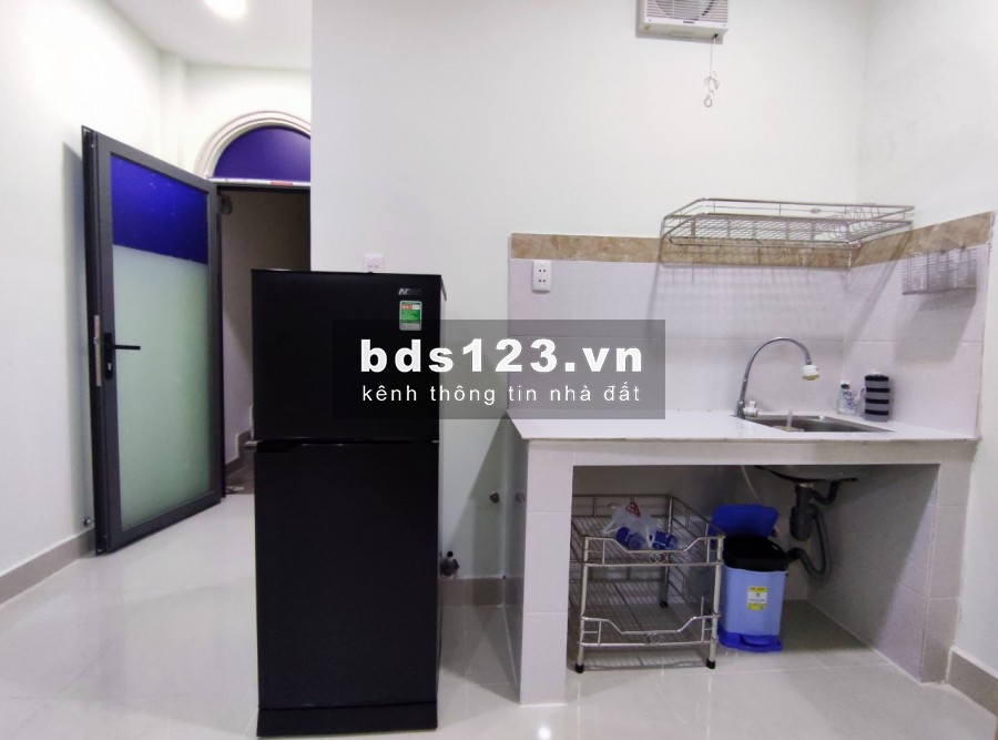 CHDV mới xây, ban công, full nội thất, đường Hồng Hà.TB